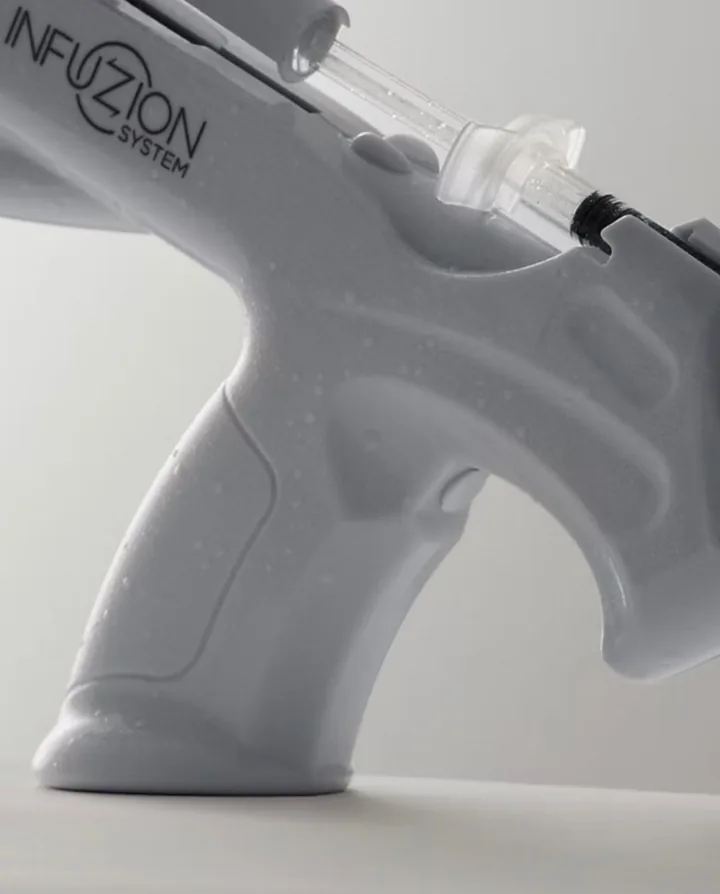 INFUZION® Behandlungsgerät bei Murphys Beauty